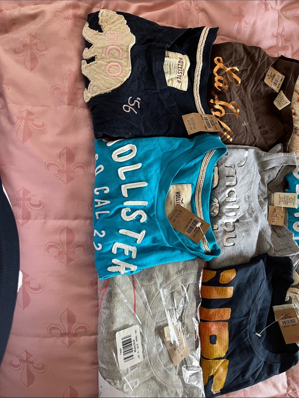 NWT 10 Hollister Assorted Graphic Tee Lot - Pink, Blue, Gray, Navy, Brown - Picture 2 of 5